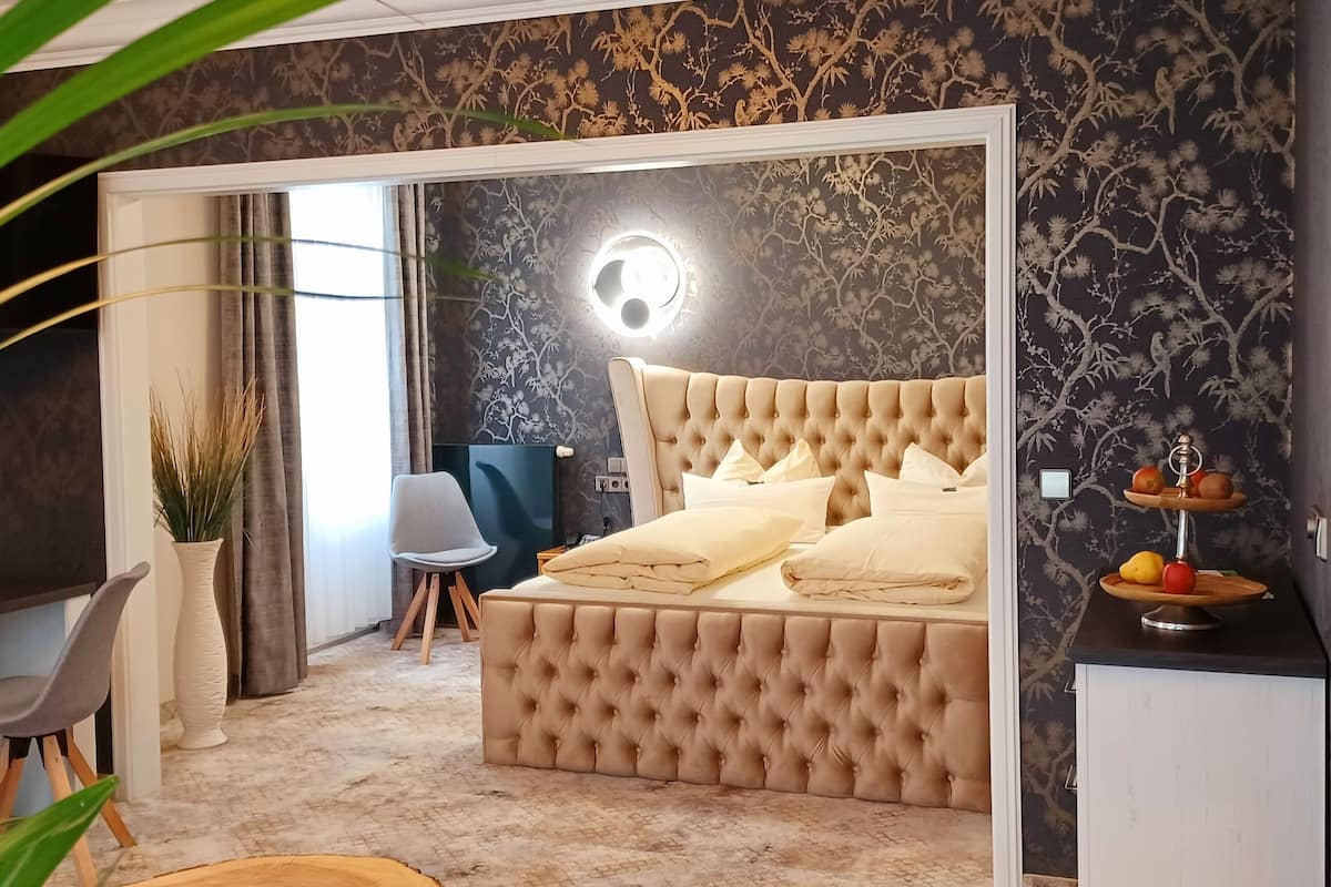 signature suite | 1 bedroom, hypo-allergenic bedding, down duvets, minibar