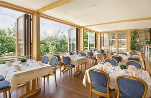 包含每日自助早餐