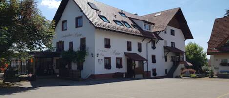 Fachada da propriedade