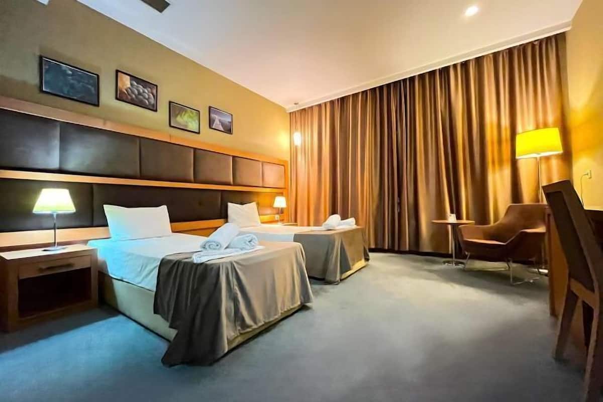 Egyptian cotton sheets, premium bedding, down duvets, pillow-top beds