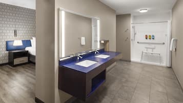 Standard Room, 1 King Bed, Accessible, Non Smoking | Bathroom