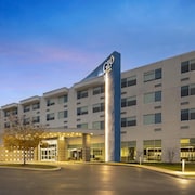 GLō Best Western Nashville Airport