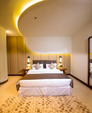 Premium bedding, minibar, in-room safe, desk - The Arch Hotel (Manama)