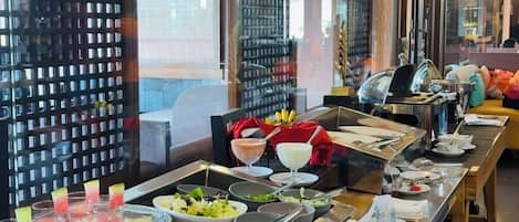 Lunch and dinner served, local and international cuisine