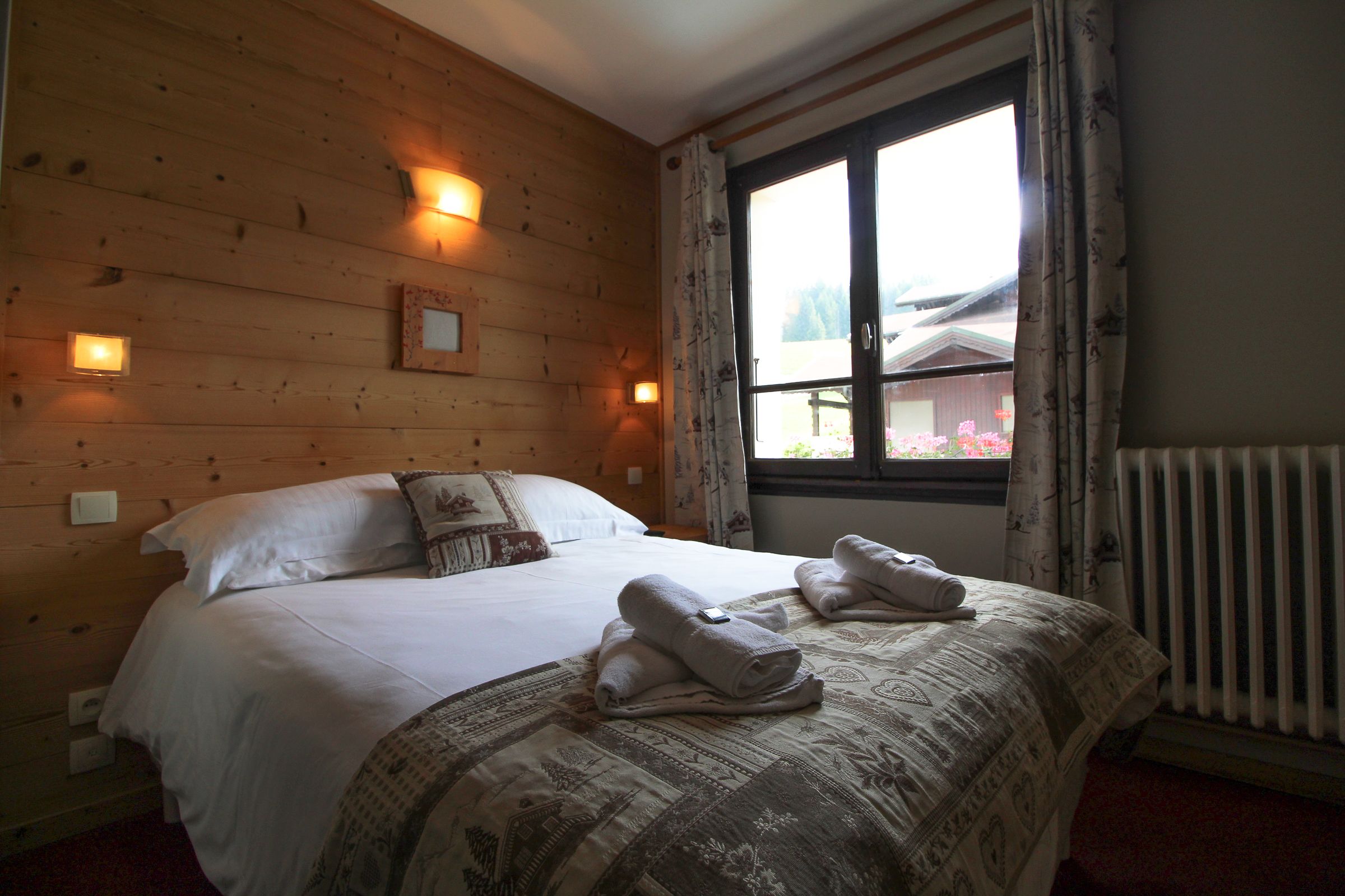 double room | egyptian cotton sheets, premium bedding, individually decorated