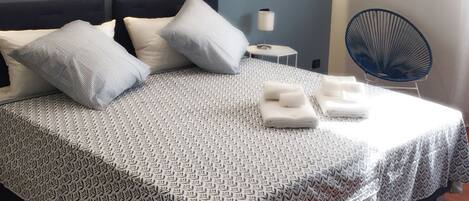 Literie de qualité supérieure, couette en duvet d'oie, bureau