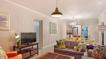 Standard Apartment, 2 Bedrooms | Living area