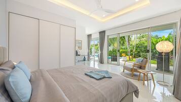 Villa 14 | 3 bedrooms, in-room safe, desk, laptop workspace