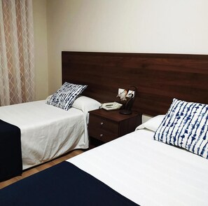 Een minibar, een bureau, geluiddichte muren, gratis wifi