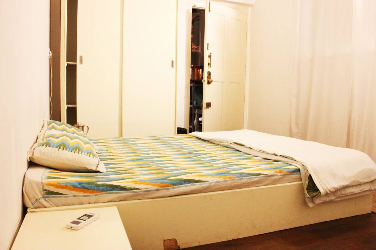 Basic Double Room Single Use, 1 Queen Bed