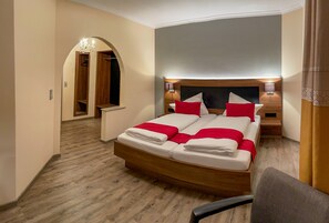 Caja de seguridad en la habitación y escritorio 