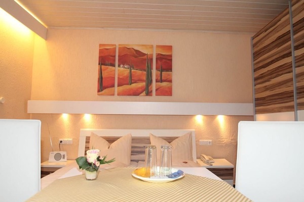 Double Room | Desk, free cribs/infant beds, rollaway beds, free WiFi
