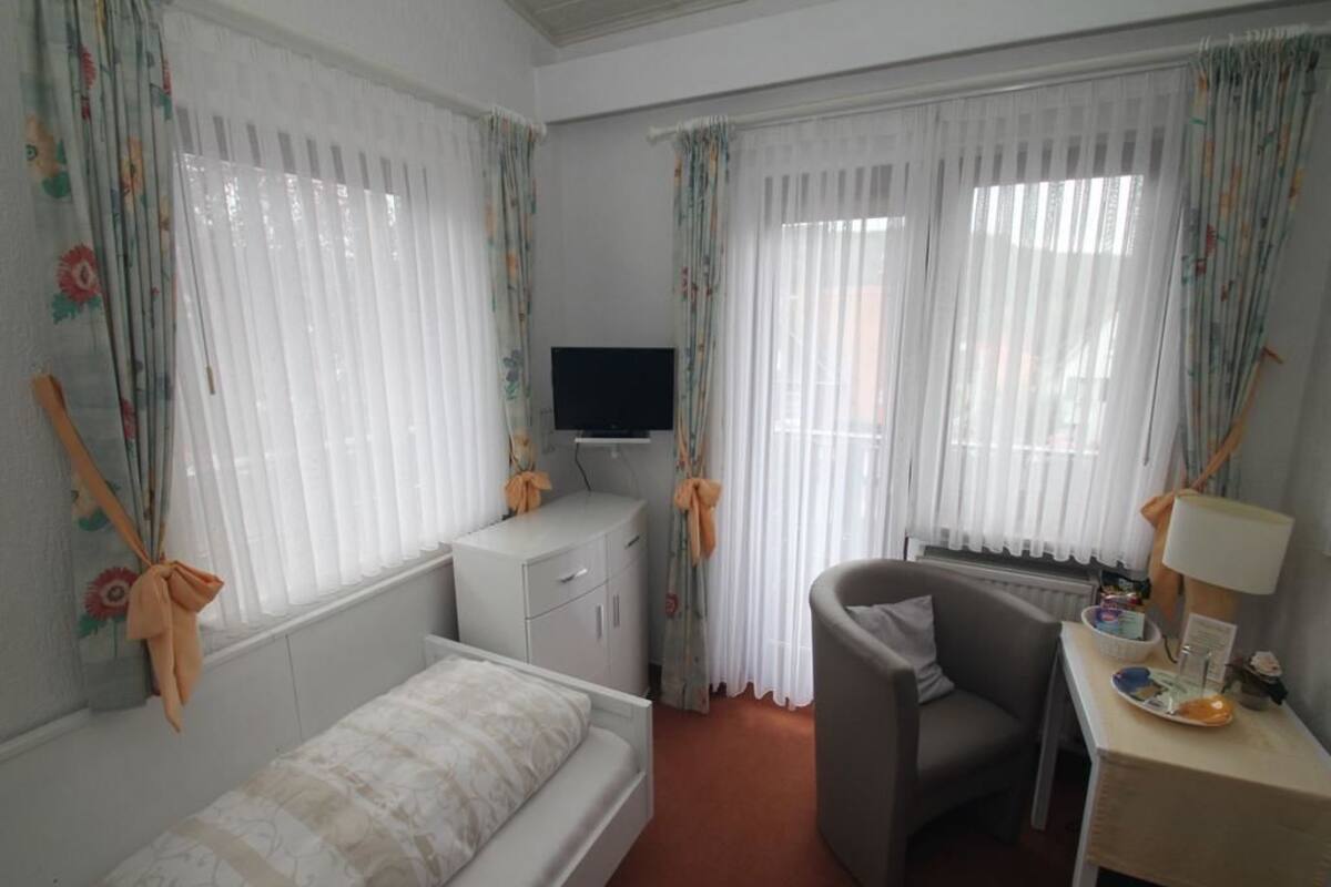 مكتب وأسرّة أطفال/رضّع (مجانًا) وأسرّة قابلة للطي وواي فاي مجانًا