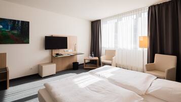 Hypo-allergenic bedding, desk, soundproofing, free WiFi
