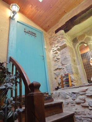 Loft | Iron/ironing board, free cribs/infant beds, free WiFi, bed sheets - Riverside Home Cottage (Trebes)