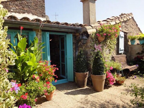 Loft | Terrace/patio - Riverside Home Cottage (Trebes)