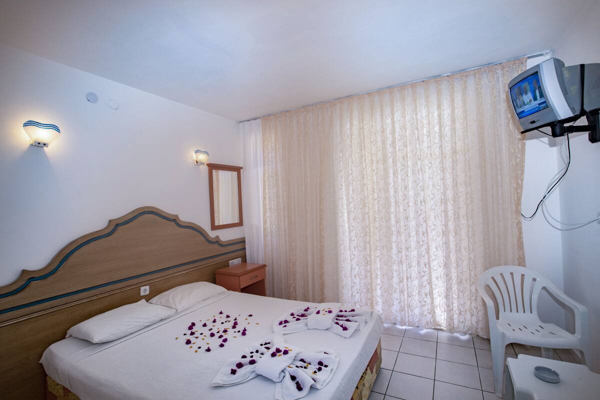 Standard Double or Twin Room | 1 bedroom, minibar, desk, blackout drapes