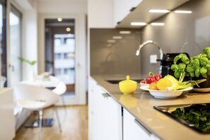 Full-size fridge, microwave, oven, stovetop - THE FLAG Oskar M. (Frankfurt)