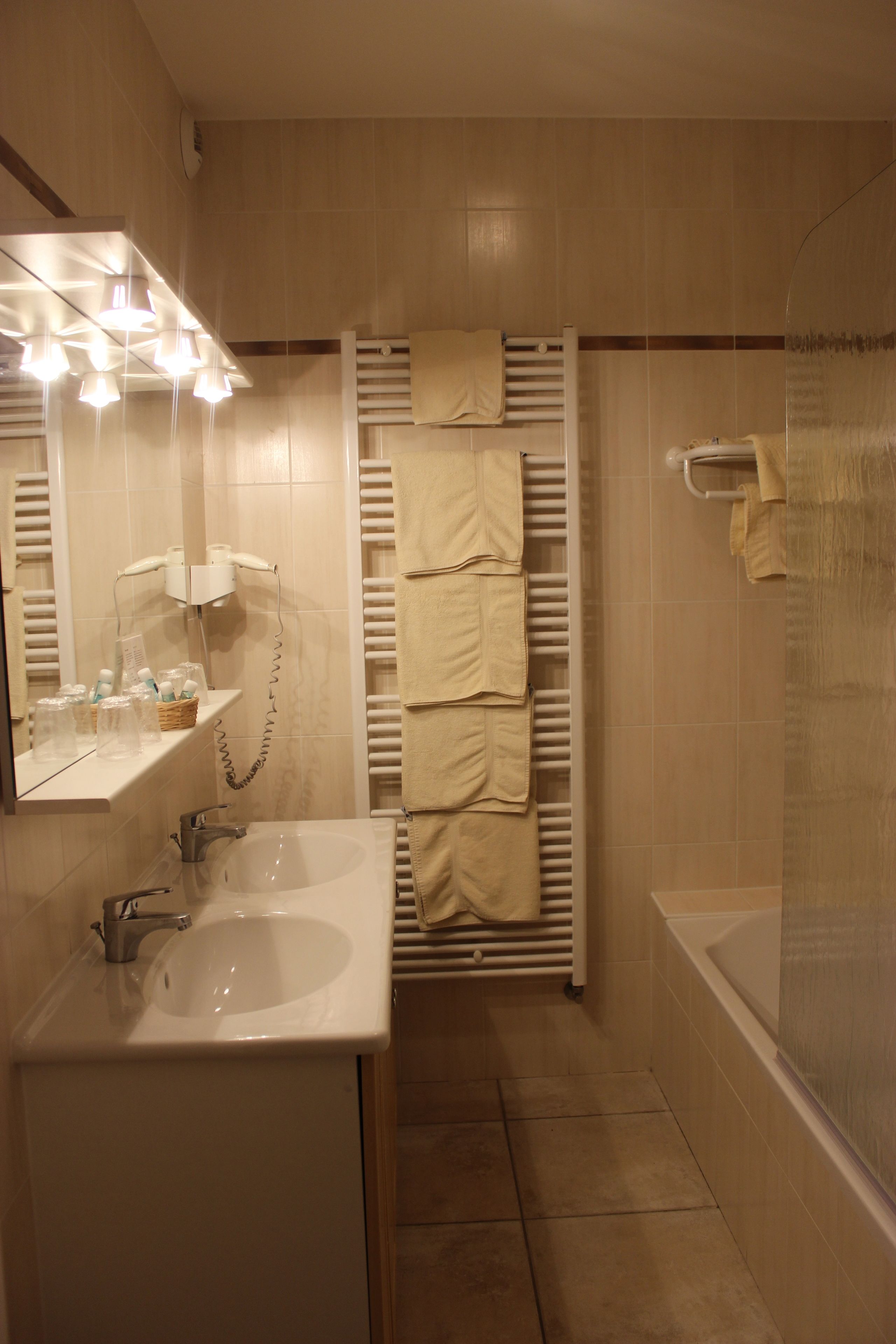 Photo - Hôtel Bon Encontre