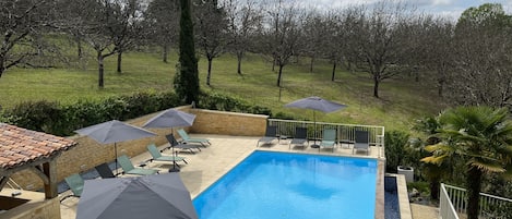 Piscine extérieure (ouverte en saison)