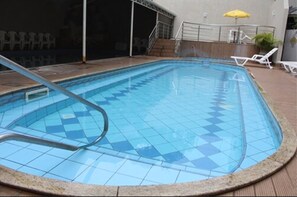 Piscine couverte, piscine extérieure, cabanons gratuits