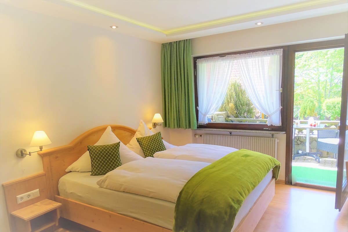 Down duvets, in-room safe, desk, soundproofing