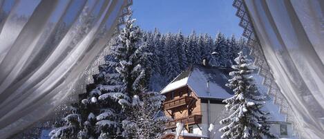 Comfort Double Room | Down comforters, in-room safe, individually decorated, desk