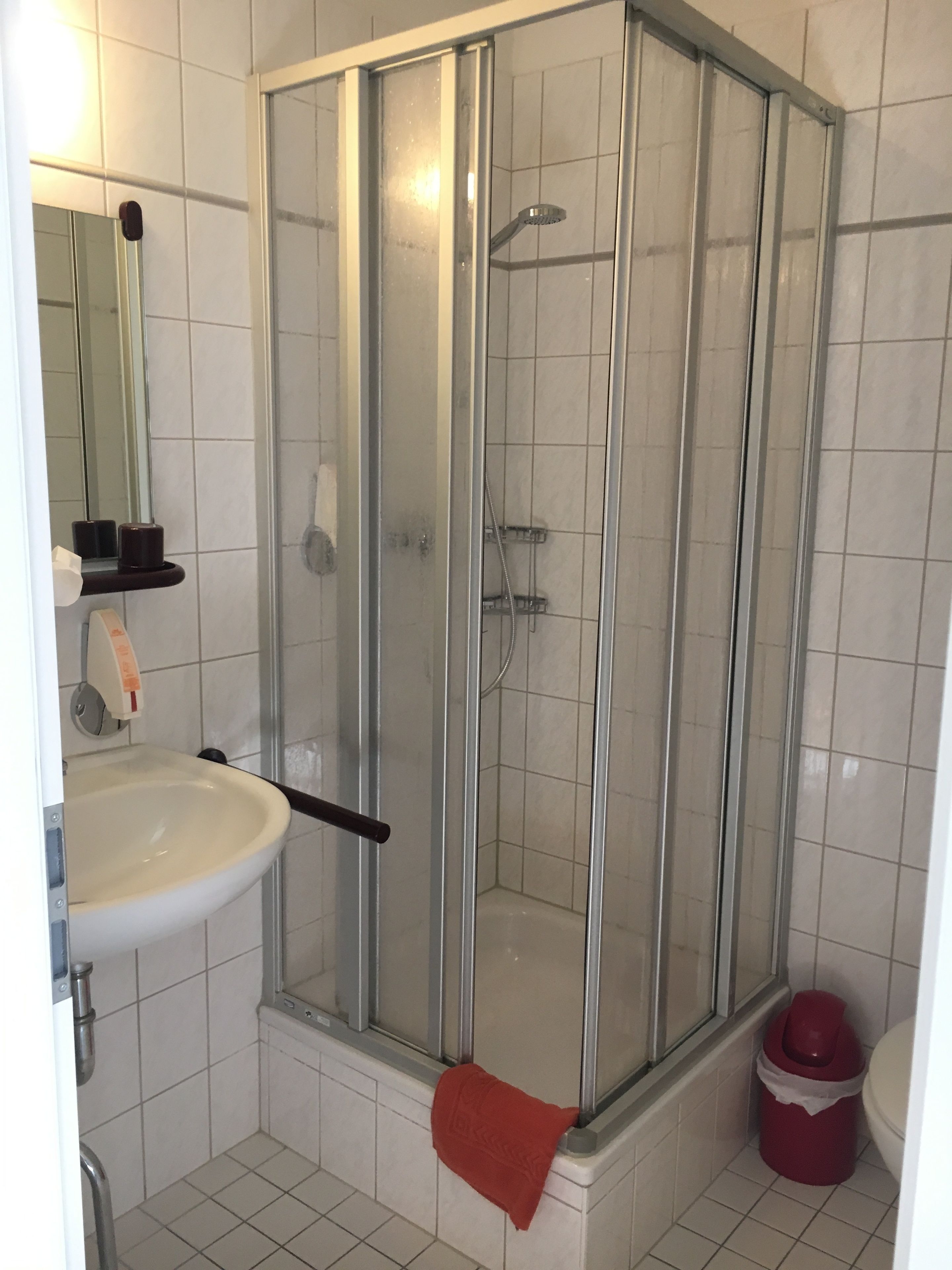 single room | bathroom | hair dryer, towels