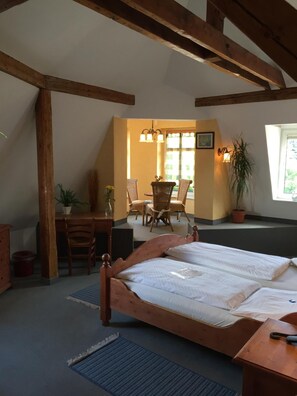 Hypo-allergenic bedding, down comforters, in-room safe