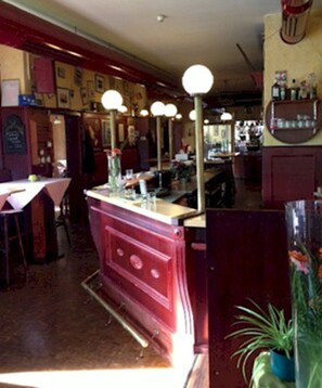 Bar (di hartanah)