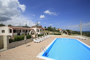 Piscina a l'aire lliure de temporada 