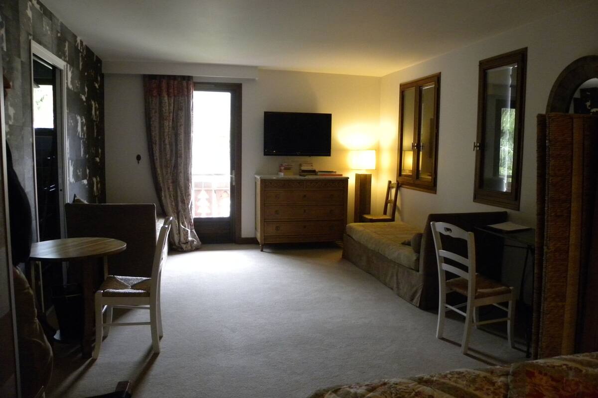 comfort  (1-6 personnes) | in-room safe, individually decorated, individually furnished, desk
