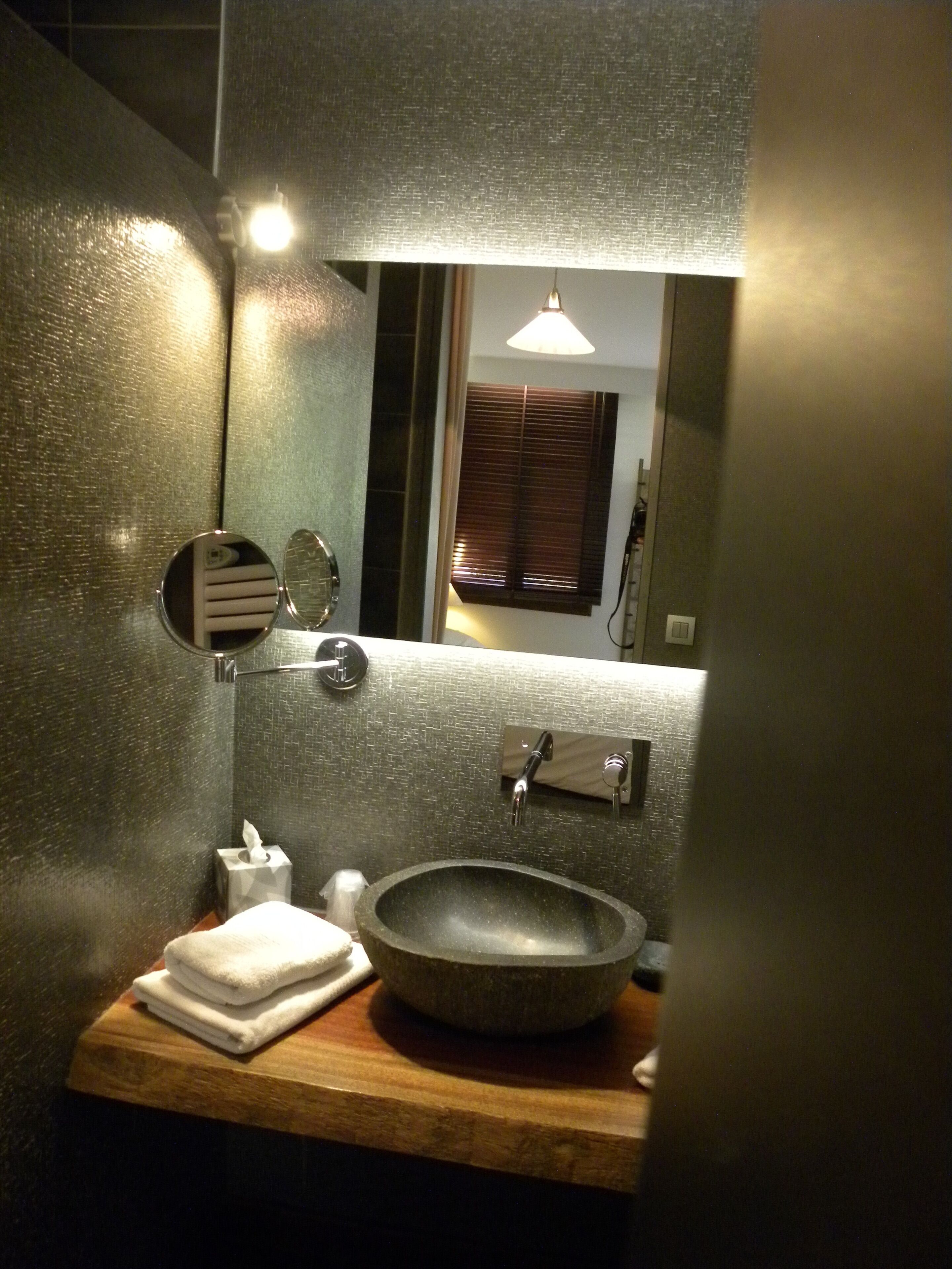 comfort ( 1-4 personnes) | bathroom | free toiletries, hair dryer, towels