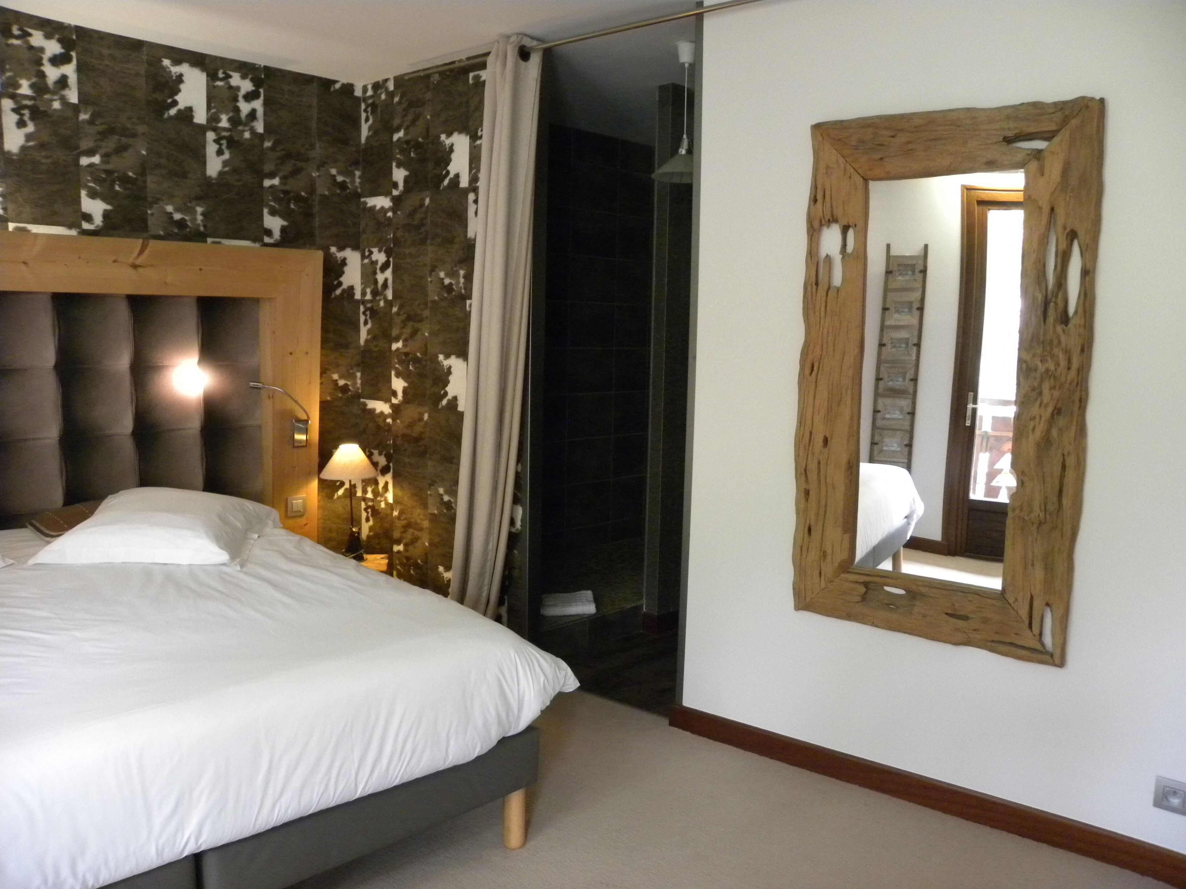 comfort ( 1-4 personnes) | in-room safe, individually decorated, individually furnished, desk