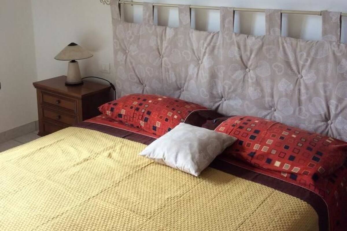Premium bedding, free cots/infant beds, free WiFi, bed sheets