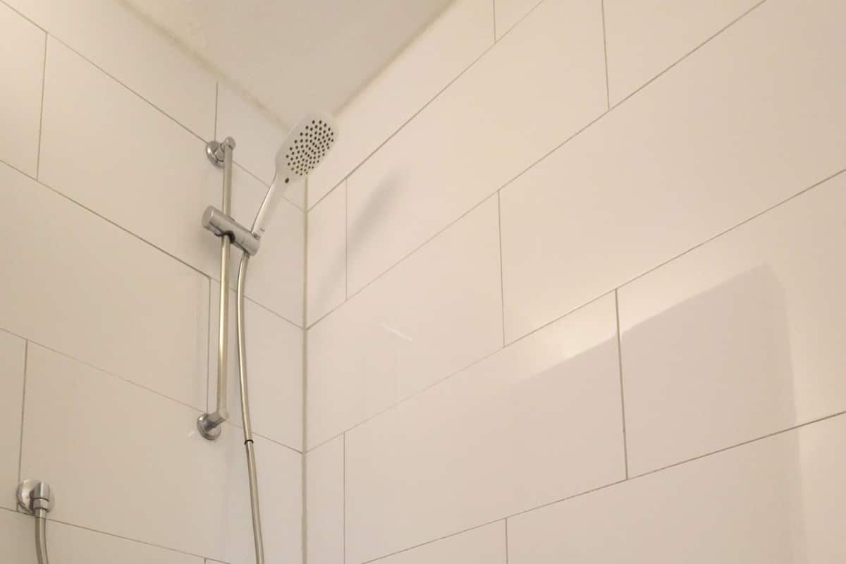 Allergikerbettwaren, Daunenbettdecken, Zimmersafe, Schreibtisch