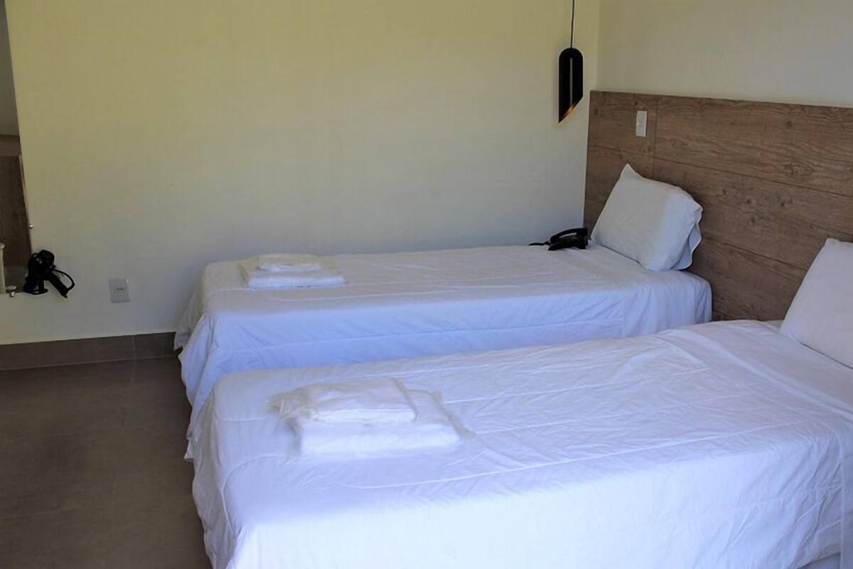 ห้องดับเบิลหรือทวิน (Suítes da Lagoa) | มินิบาร์, โต๊ะทำงาน, Wi-Fi ฟรี, ผ้าปูที่นอน