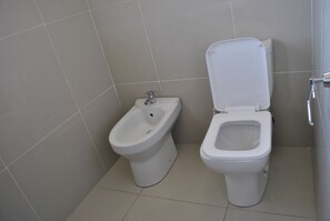 Jetted bath