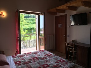 Double or Twin Room (Wine)