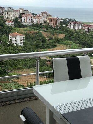 Balcony - Luxerious Three Bedroom Apartment (Trabzon)