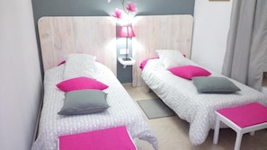 Deluxe Twin Room | 1 bedroom, in-room safe, free WiFi, bed sheets - Casa Grande (Constantina)