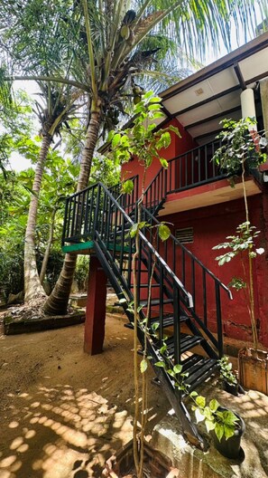 Desk, soundproofing, iron/ironing board, free WiFi - Sigiriya Danu homestay (Sigiriya)