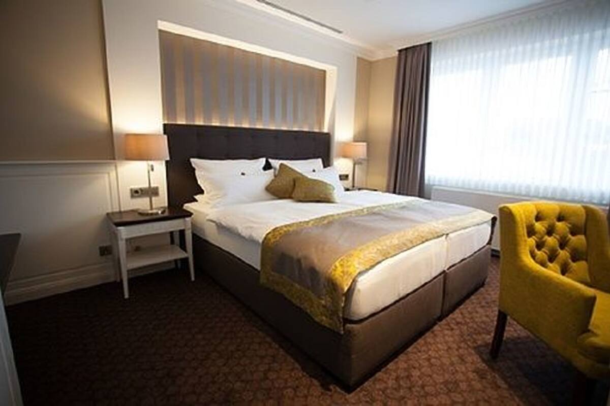 premium bedding, minibar, desk, iron/ironing board