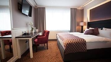 1 Schlafzimmer, hochwertige Bettwaren, Minibar, Schreibtisch