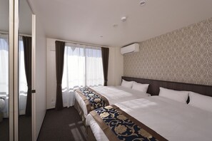 Quarto duplo standard, 2 camas de casal | Roupas de cama premium, edredons de pluma, escrivaninha