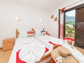 Studio, 2 Single Beds, Balcony