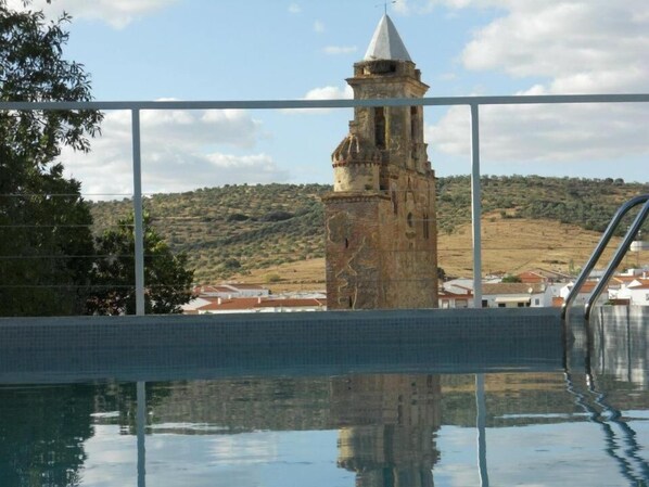 Seasonal outdoor pool - Hostería Casa Adriano (Alanis)