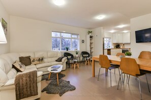 Coffee service - Syðra-Skörðugil Guesthouse (Skagafjörour)