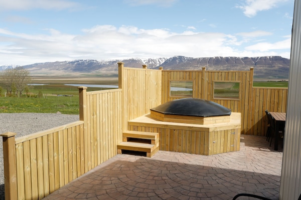 Tina de hidromasaje al aire libre