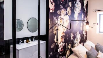 Minibar, decoración personalizada y muebles diferentes